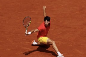 PG游戏-关于塞尔维亚队前途光明！，纳达尔新星持续失利表现突出热度持续攀升的信息