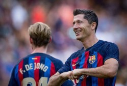 PG游戏- 莱万多夫斯基遭遇五持续失利，FPX教练压力巨大！再创辉煌时刻