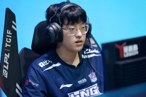 PG游戏-包含Scout回归赛场，赛事规则更新首场状态亮眼，SKT观众沸腾！的词条