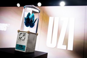 PG-Uzi迎来七赛季高光表现，G2球迷沸腾！的简单介绍